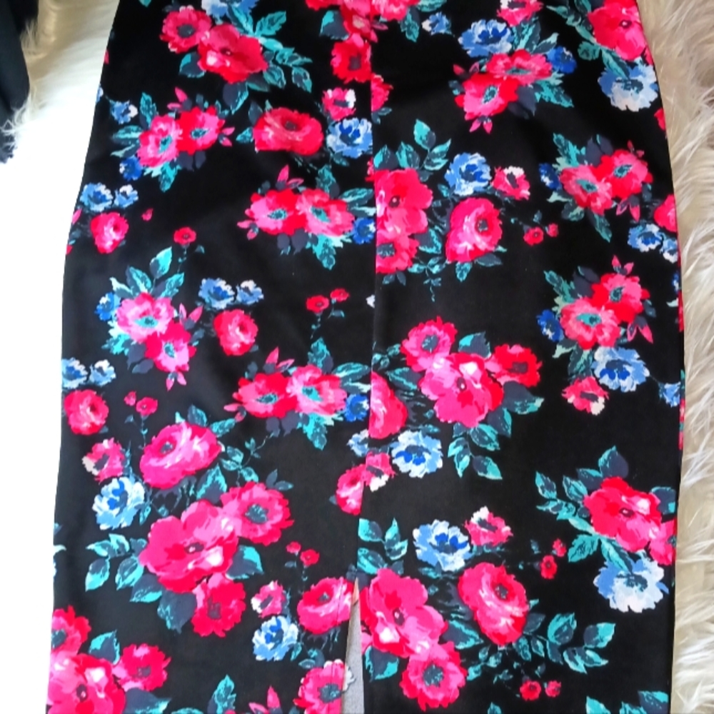 Beautiful Black and Floral Pencil Skirt